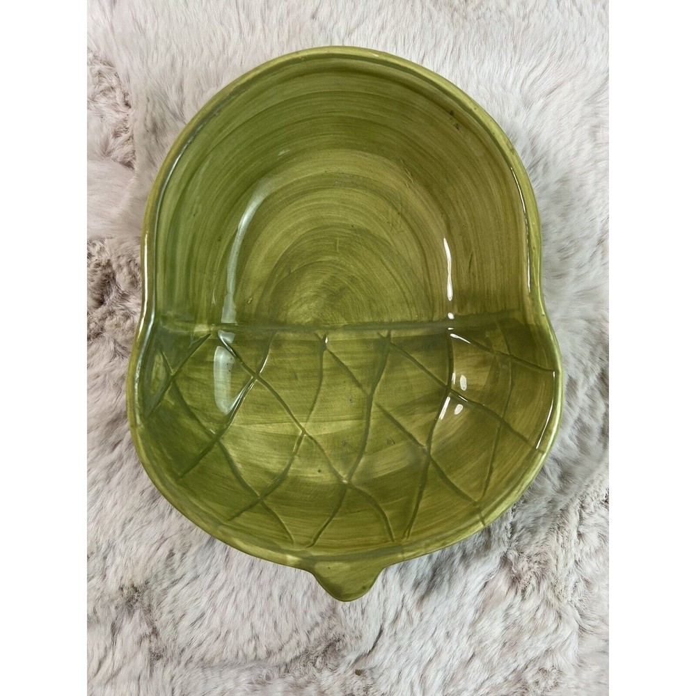 Avocado With Leaf Shaped Serving Dish/ Green Stoneware‎ 8”